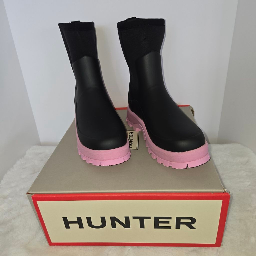 Women's Hunter City Explorer Short Neo Rain Boots US 7 Black Pink Fizz